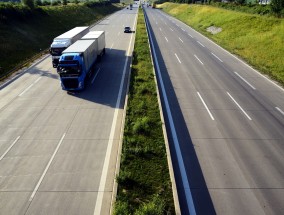 编程轨道小汽车，从构思到实现