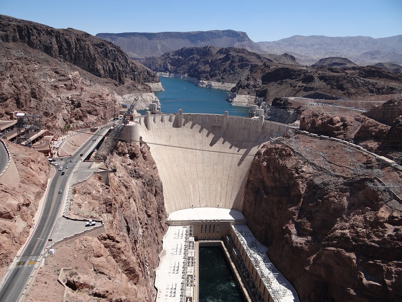 2009年，工人在胡佛水坝（Hoover Dam）发现人骨。15年后，有关当局认定这些无名骸骨属于约翰·多伊（John Doe）。  第1张