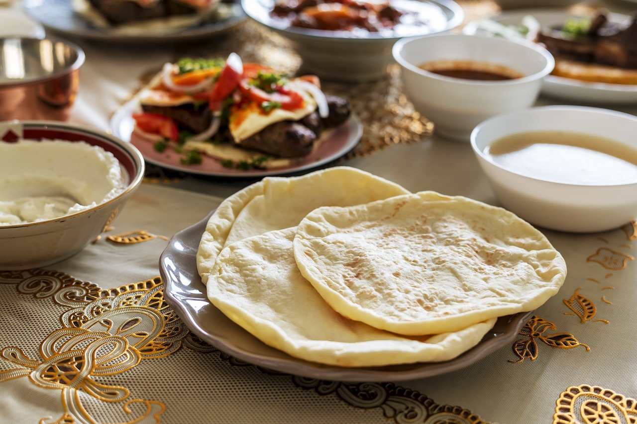 美食的盛宴，四字形容美食